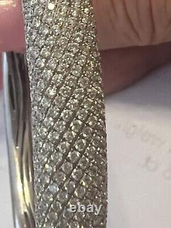 Diamond bangle bracelet 18K white gold