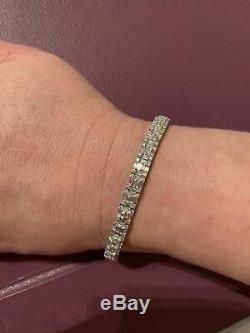 Elegant 18ct White Gold 7ct Diamond Tennis bracelet