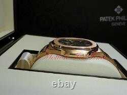 Patek Philippe Nautilus 5711/1R-001 Rose Gold on Bracelet 40mm Complete Set